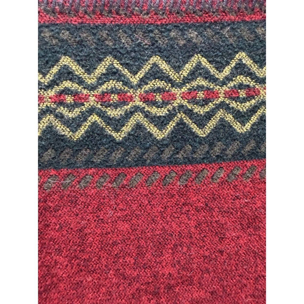 Wooded River Throw Blanket Wool Blend USA Red Black Bear Scene 72" X 60" - Picture 4 of 9